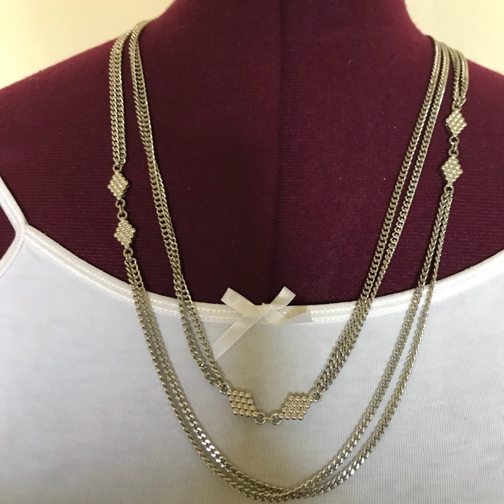 Long silver necklace👍